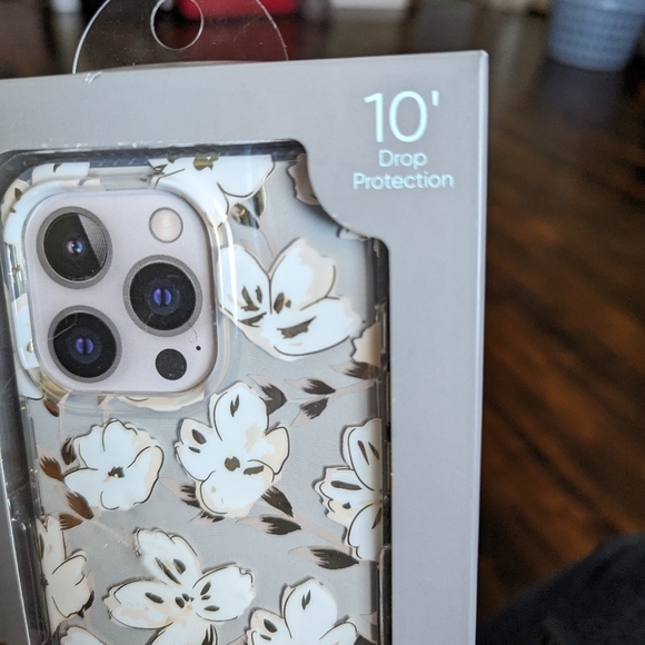 iPhone 14 pro floral case - Picture 3 of 6